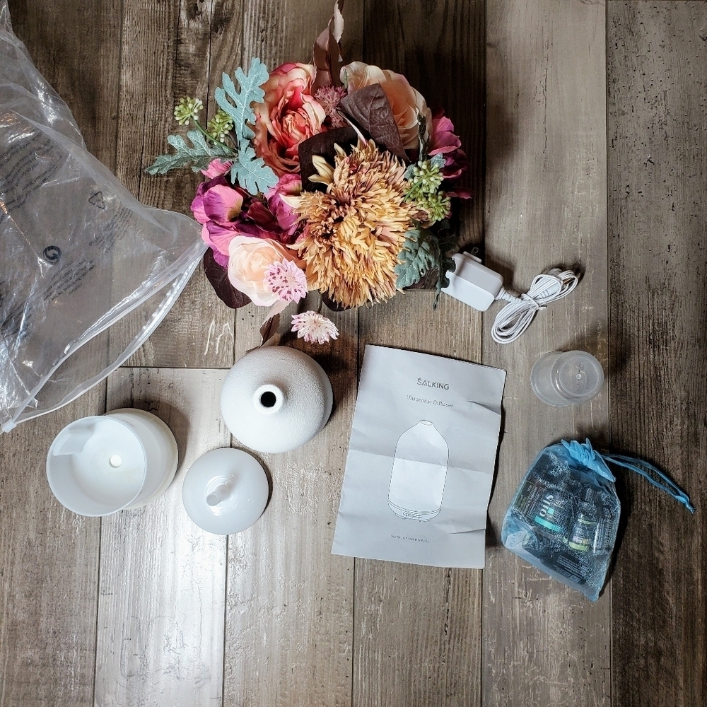 Salking Ultrasonic Diffuser and 6pc artnaturals Essential Oils Bundle EUC